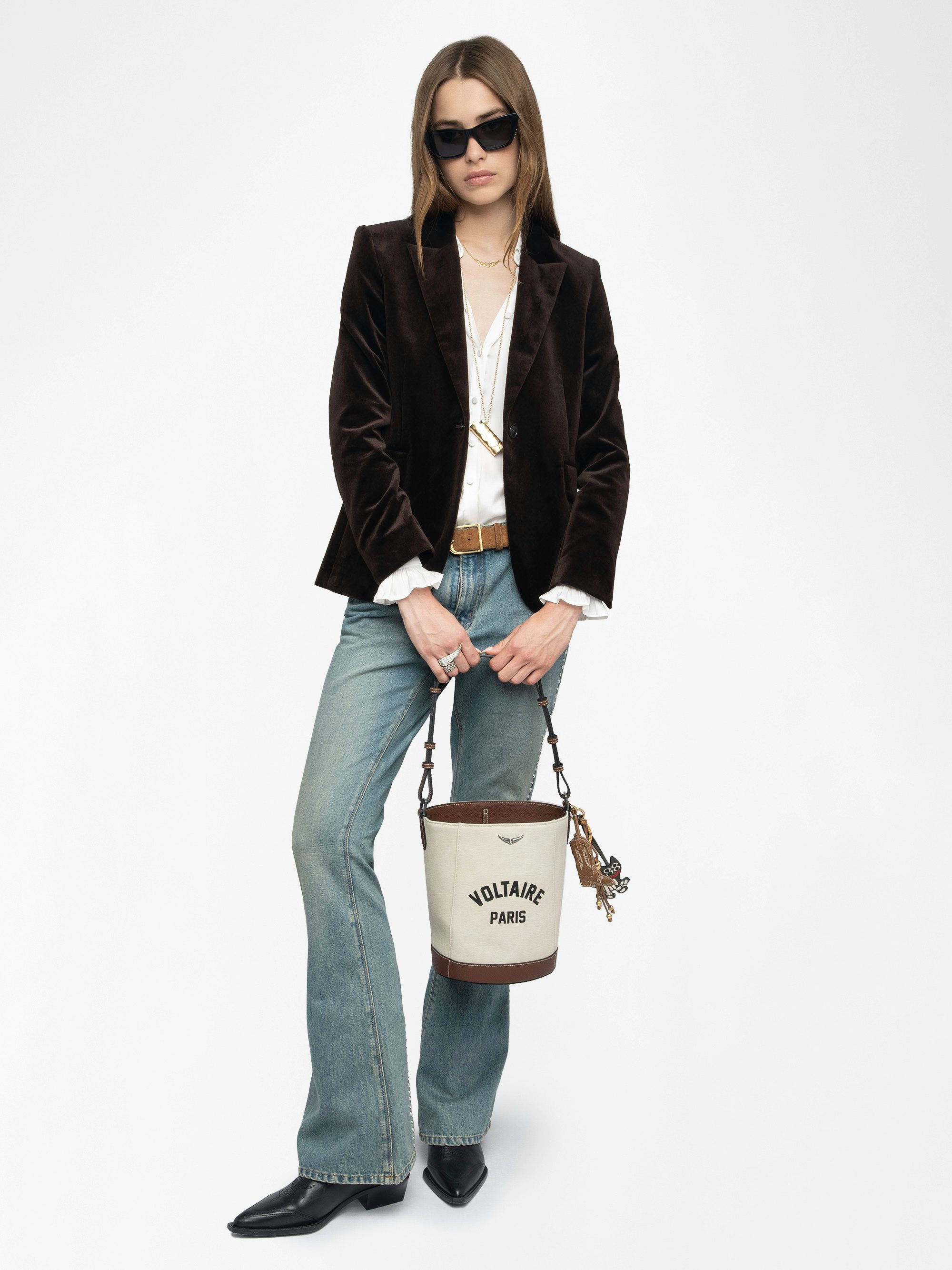 Vavy Velvet Blazer - Structured velvet blazer with button fastening.